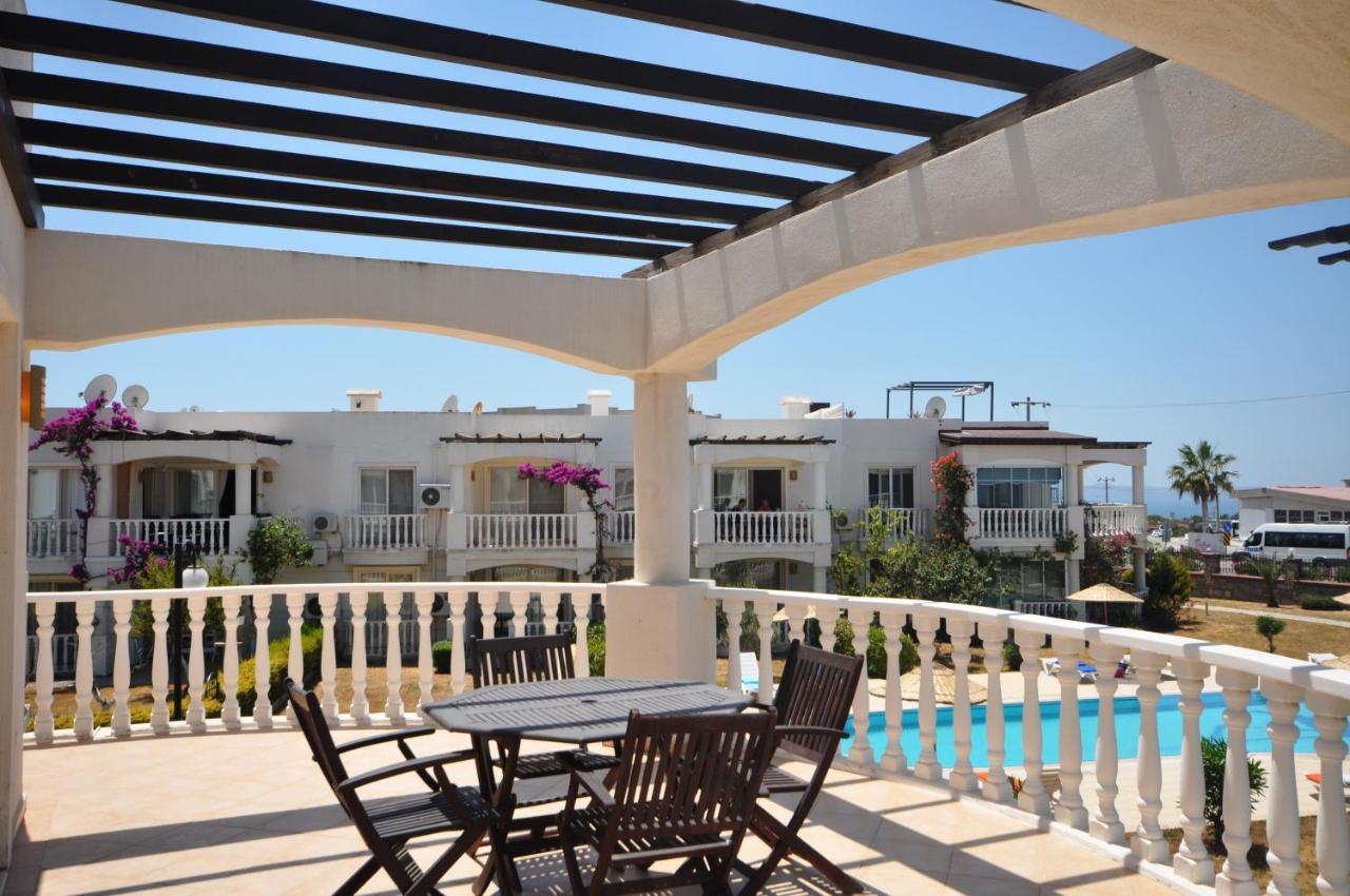 Flamingo Country Club Apartment Complex Apartment *