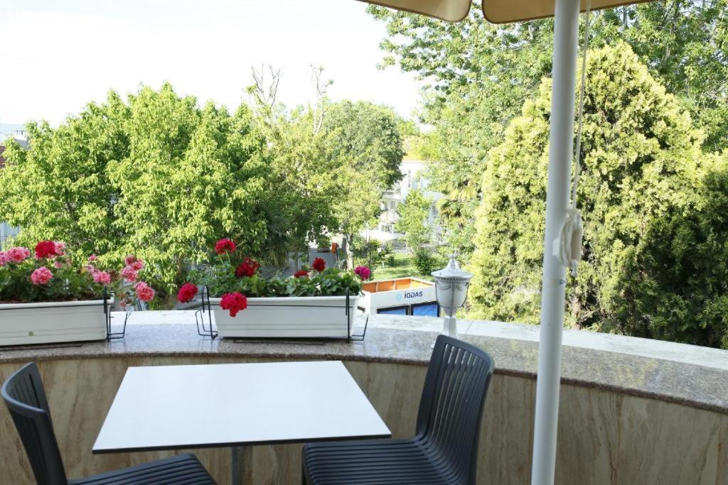 Ascot Bueyuekada Hotel