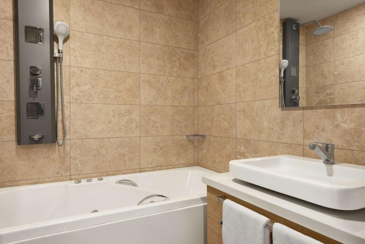 Ramada By Wyndham Istanbul Hotel 4*