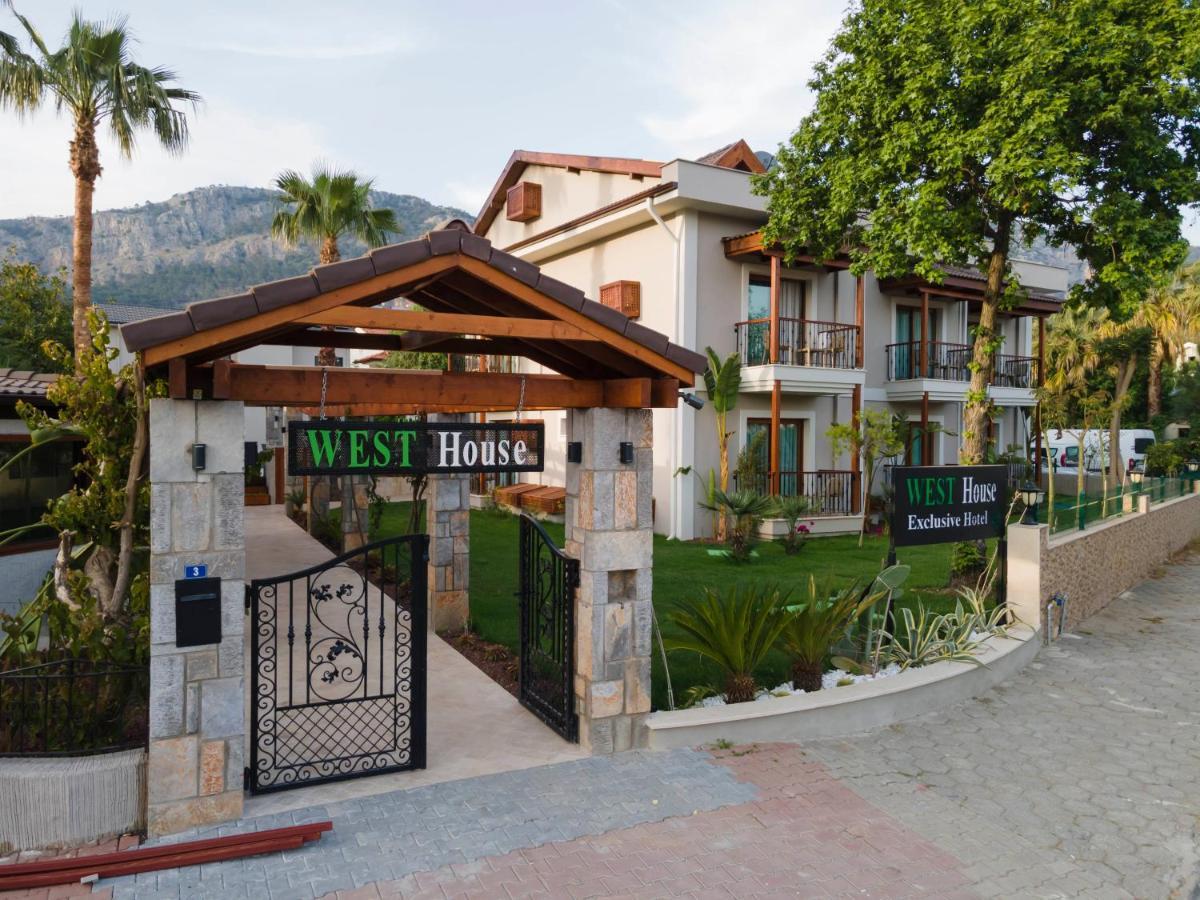West House Exclusive Hotel *