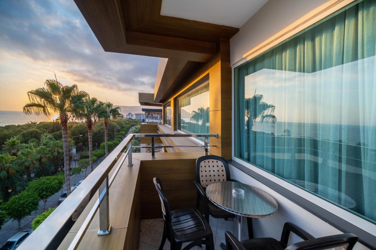 Riviera & 4*