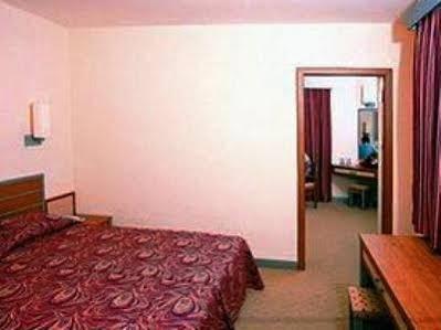 Serenis Hotel