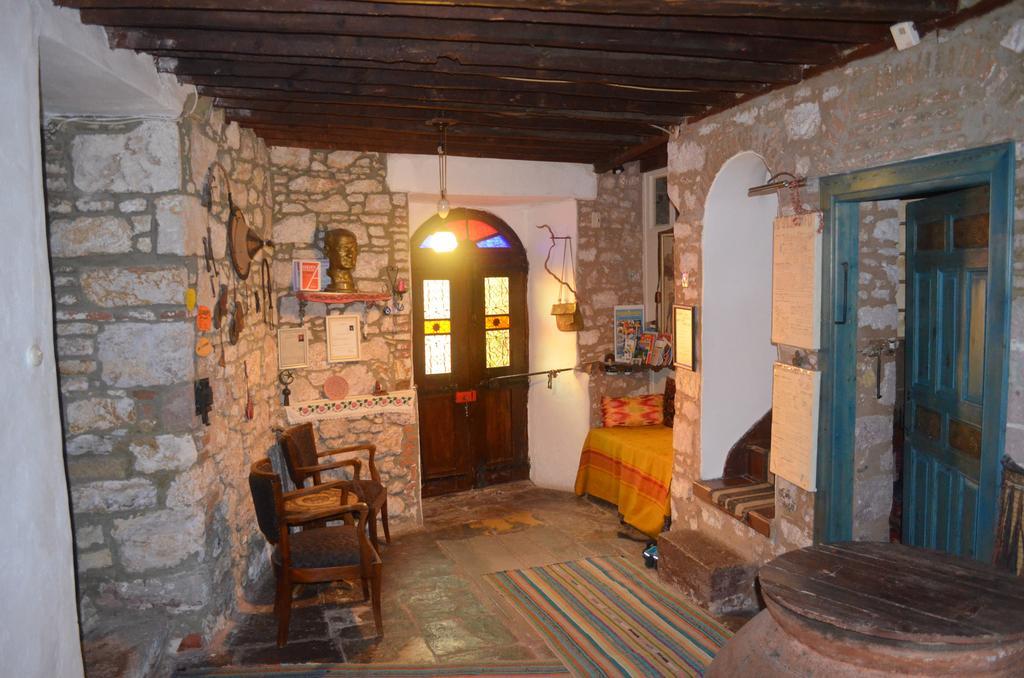 Taksiyarhis Guest house Ayvalik