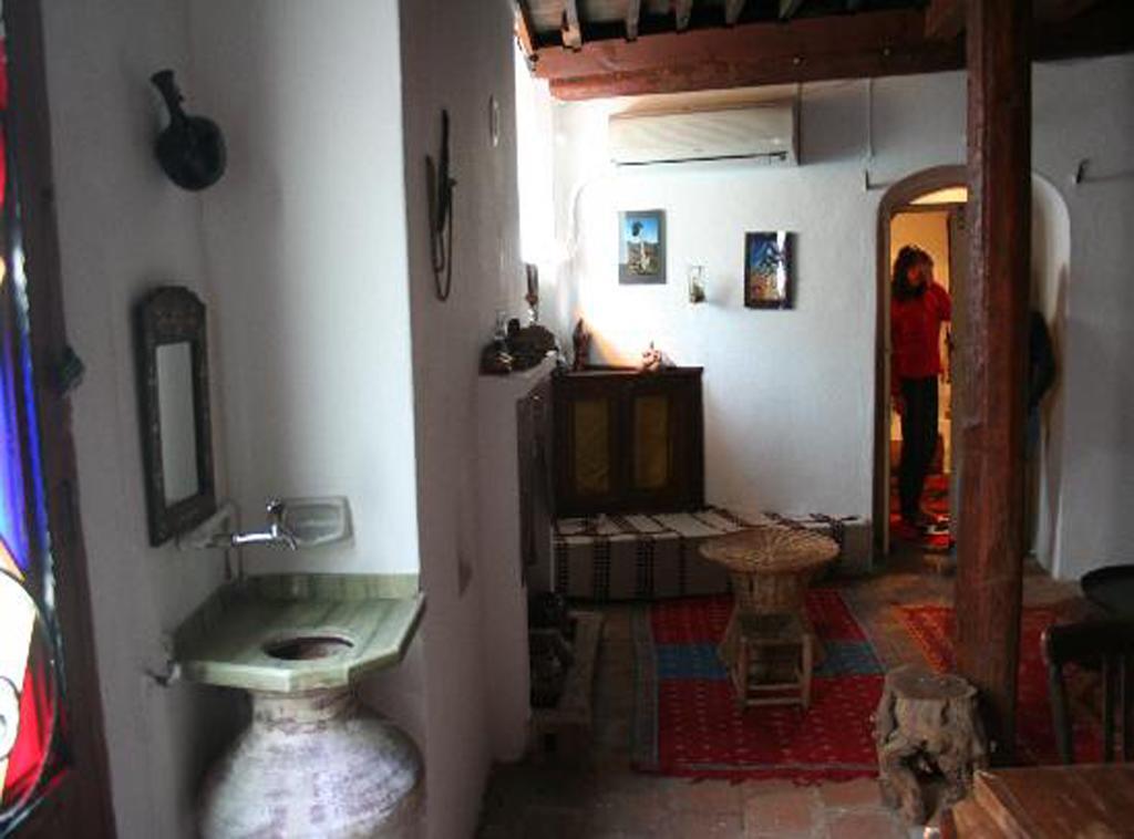 Taksiyarhis Guest house Ayvalik