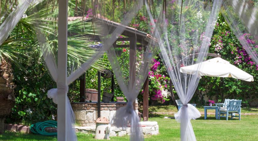 Tash Mekan Hotel