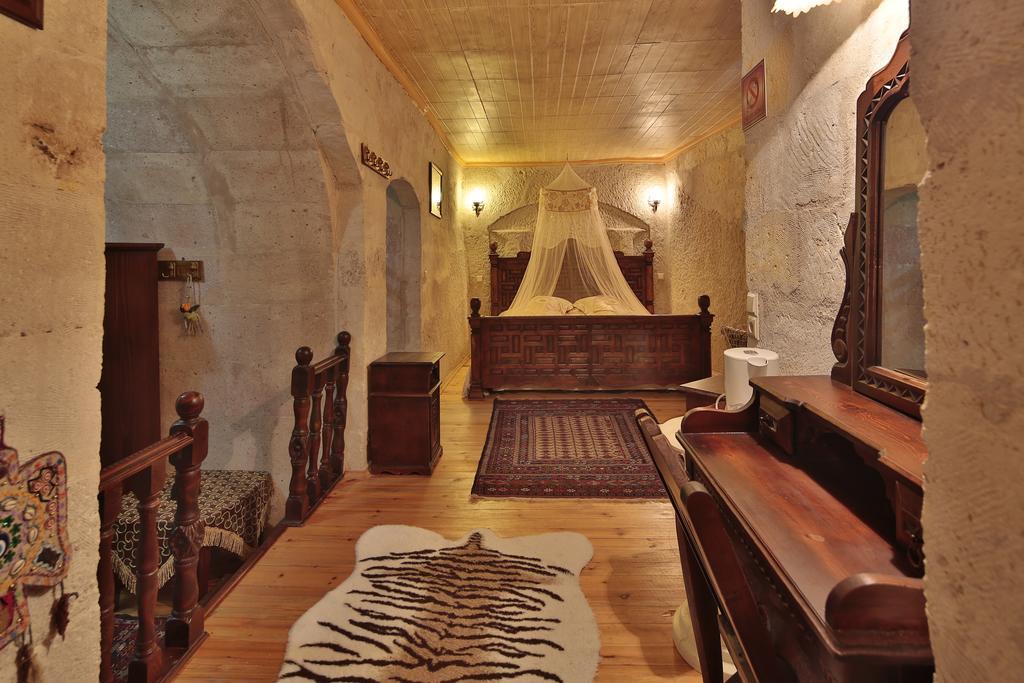 Travel Cave