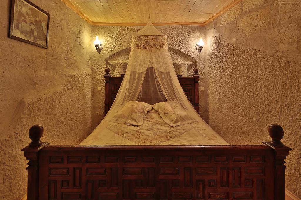 Travel Cave 2*
