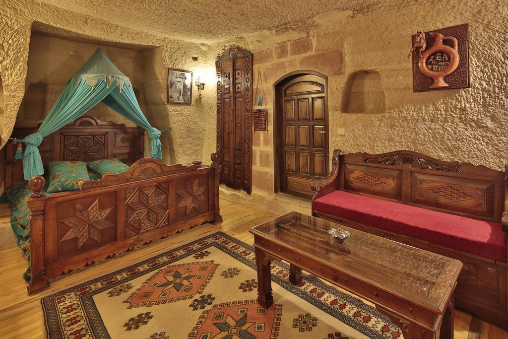 Travel Cave Hotel