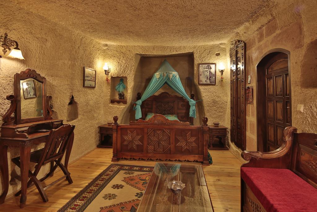 Travel Cave