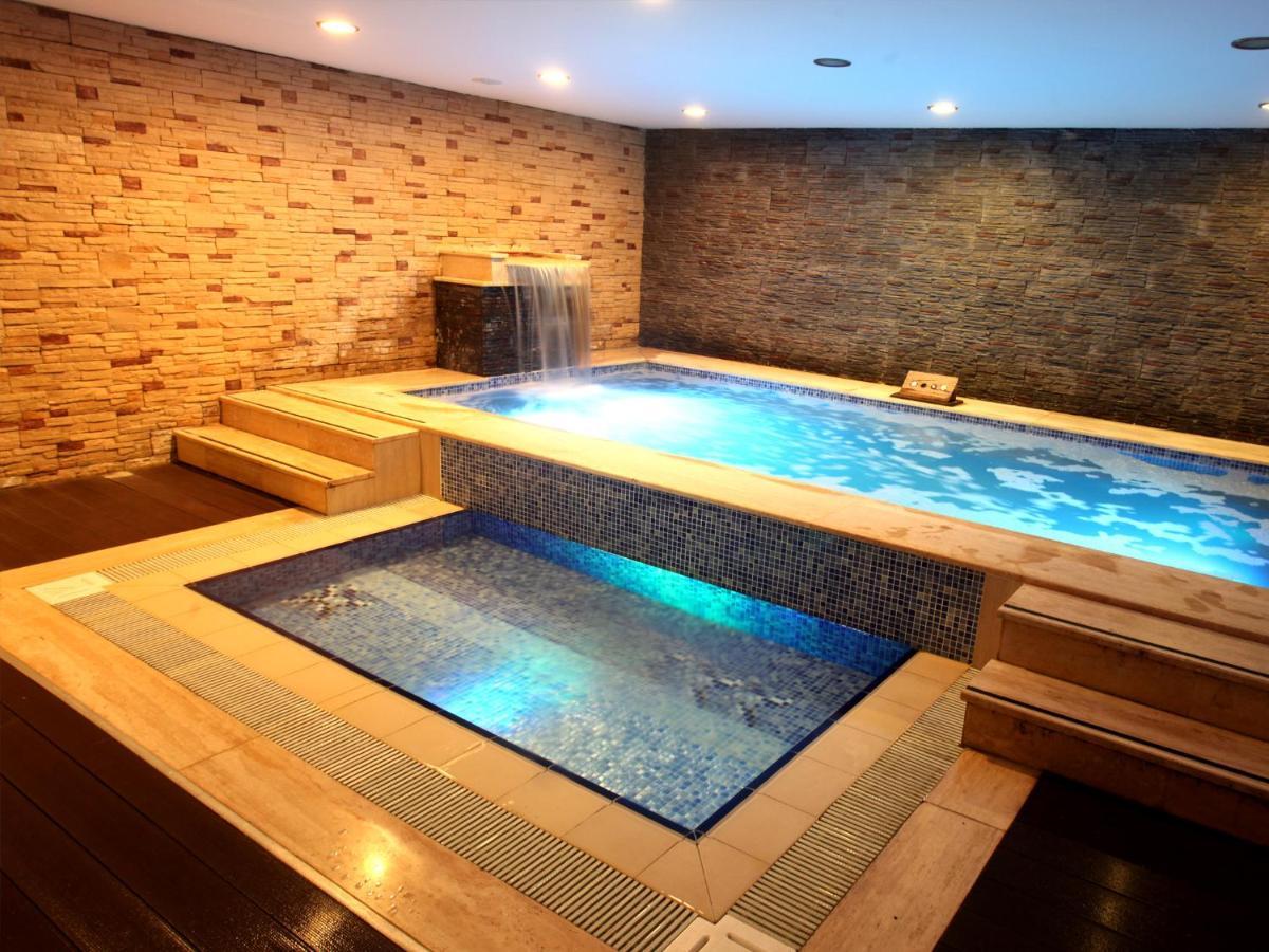& Hotel