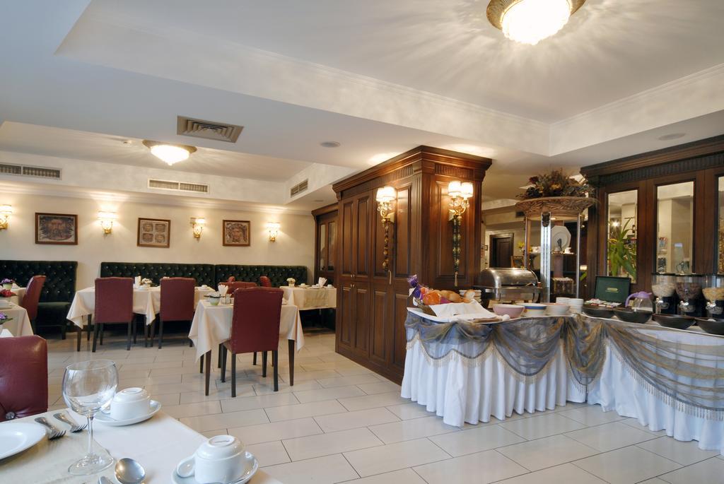 Hotel Daphne 4*