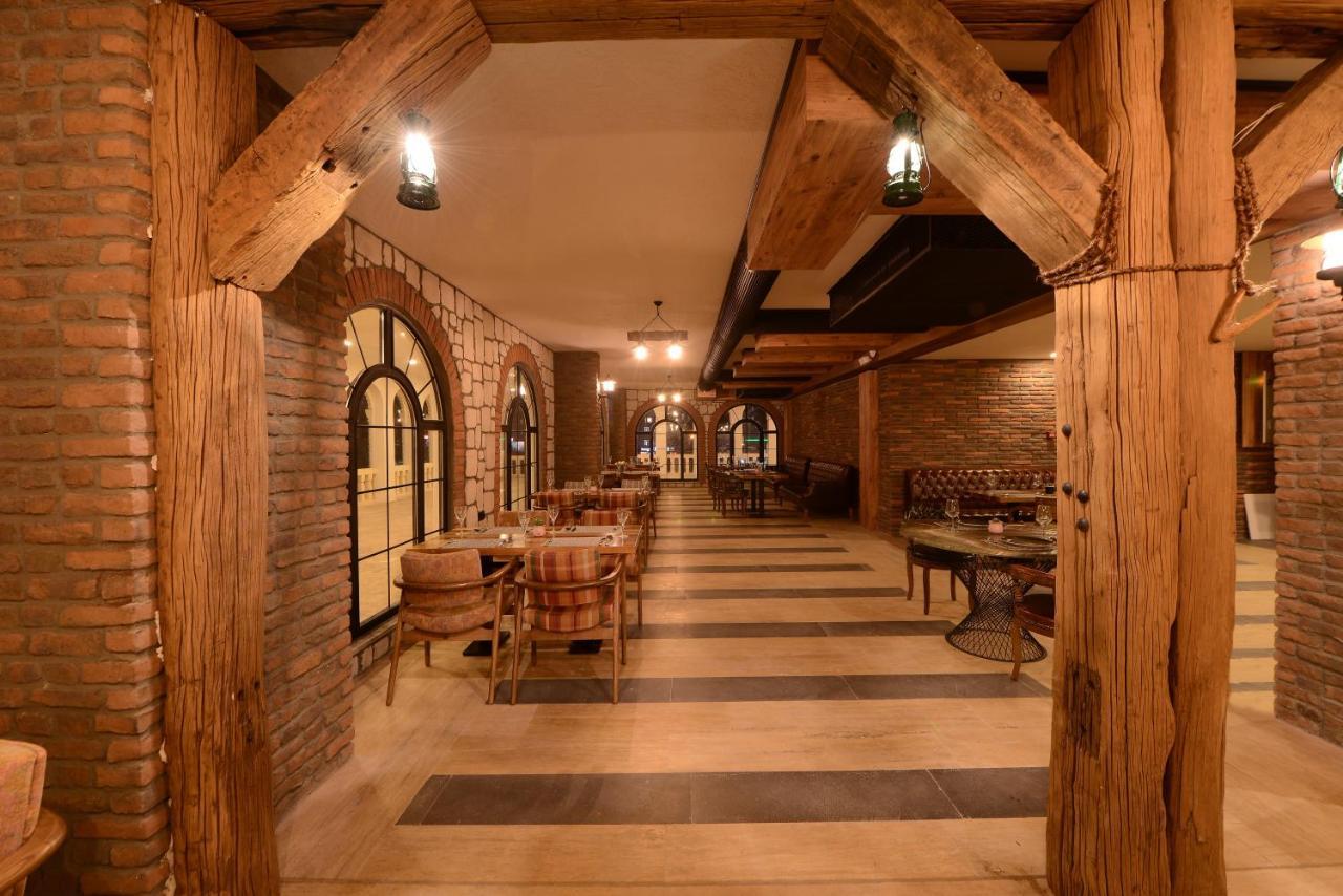 Hotel Raymar
