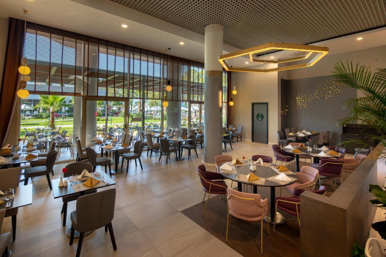 Hotel Akra 5*
