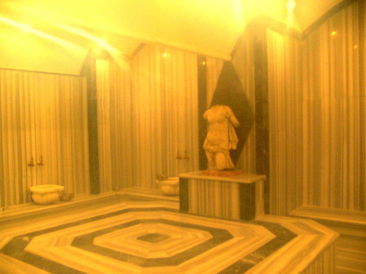 & Hotel 5*