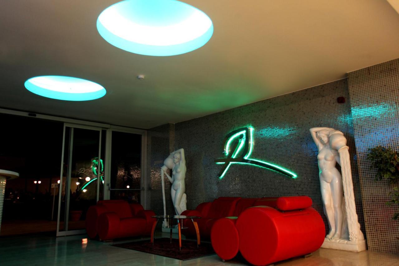 & Hotel 5*