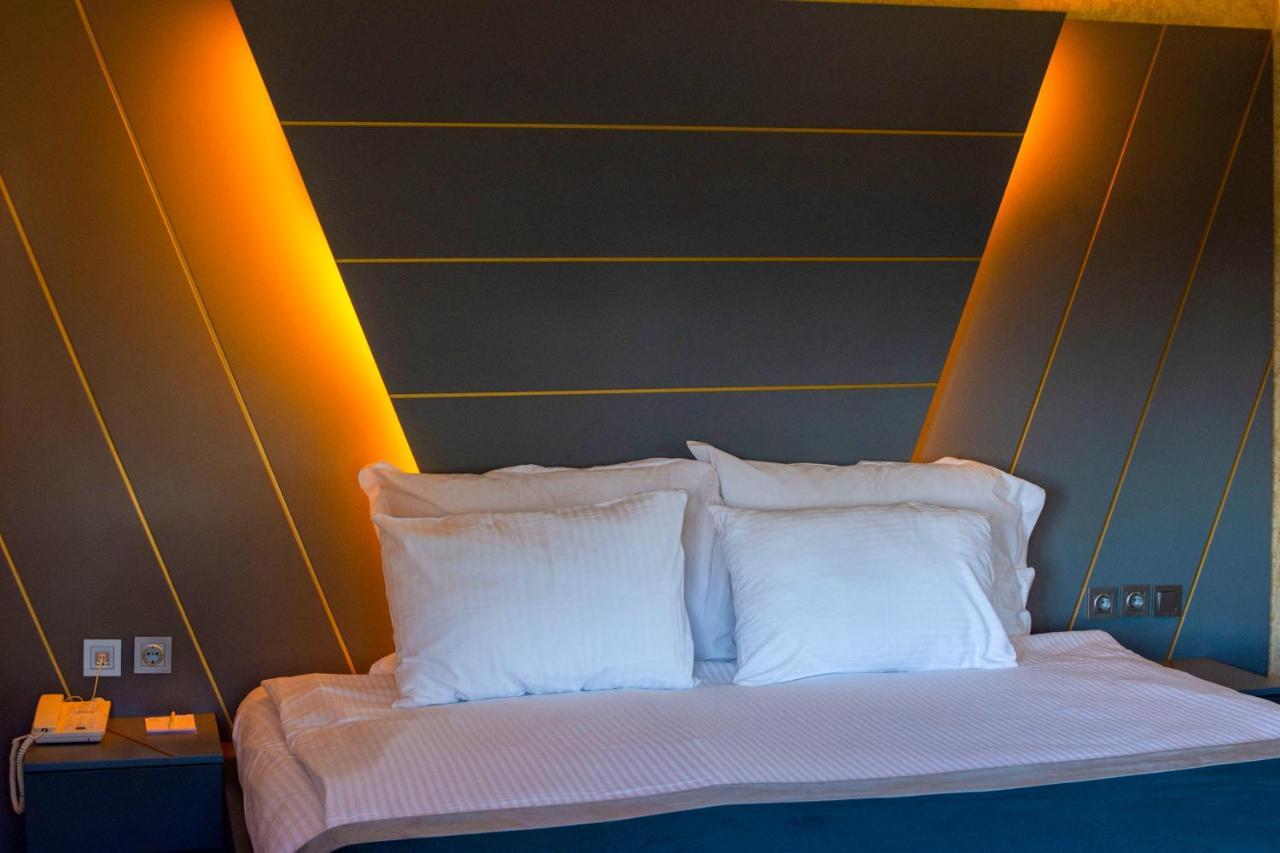 The Life & Hotel