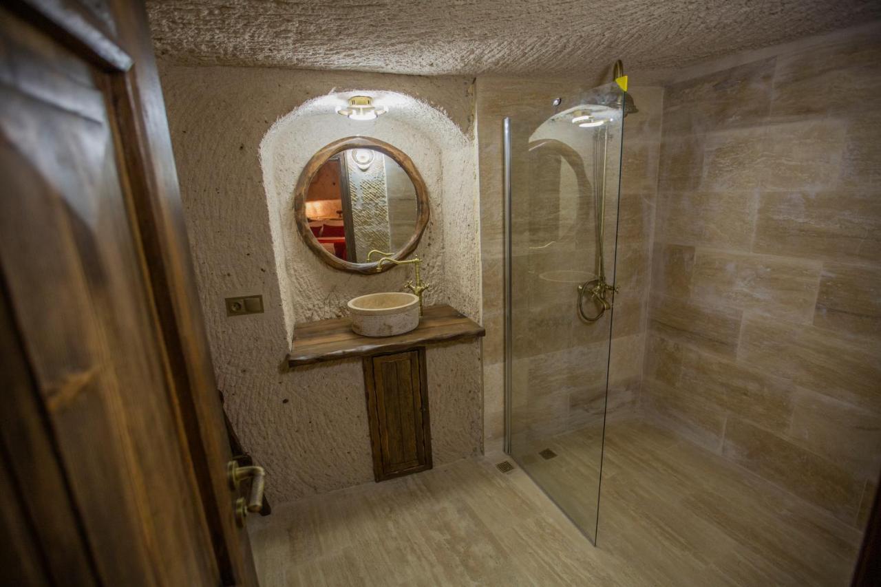 Mak's Cave House