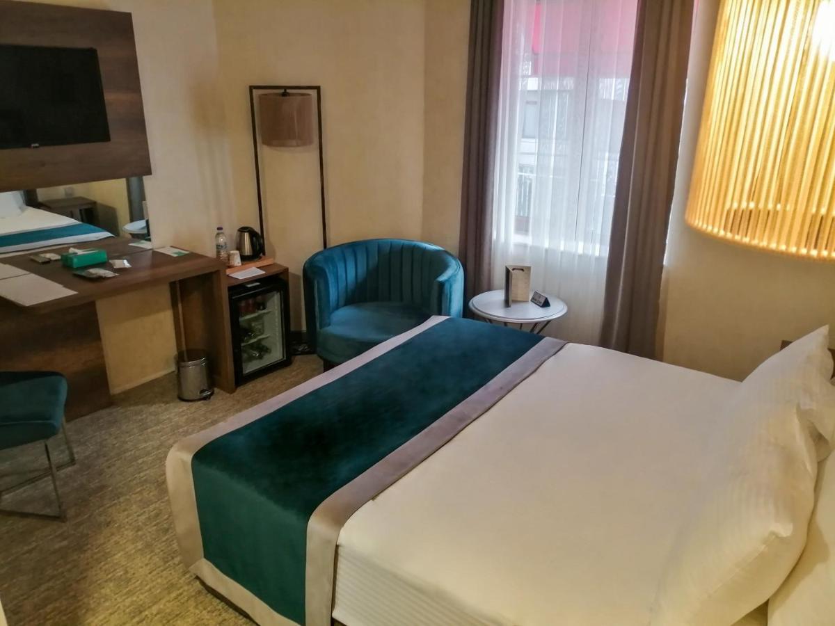 Hotel The Life & 3*