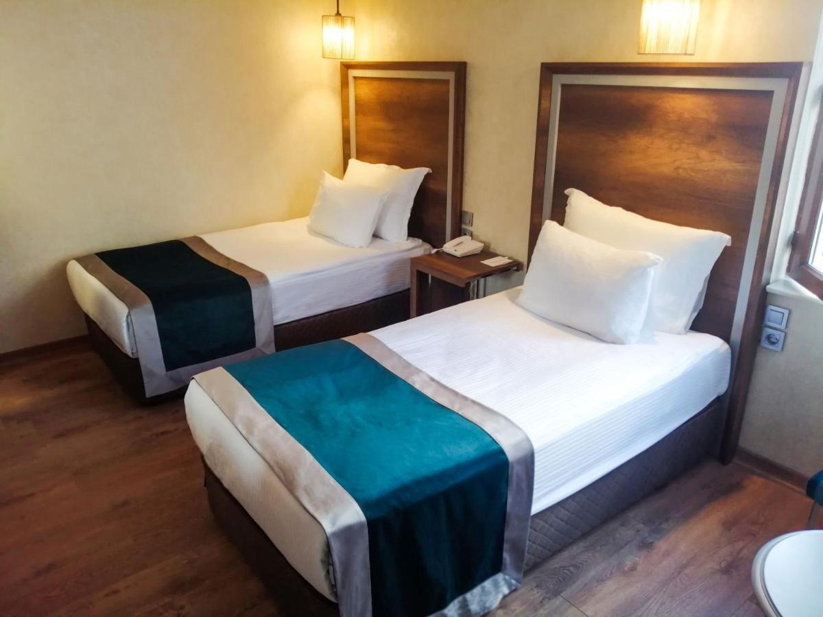 Hotel The Life &