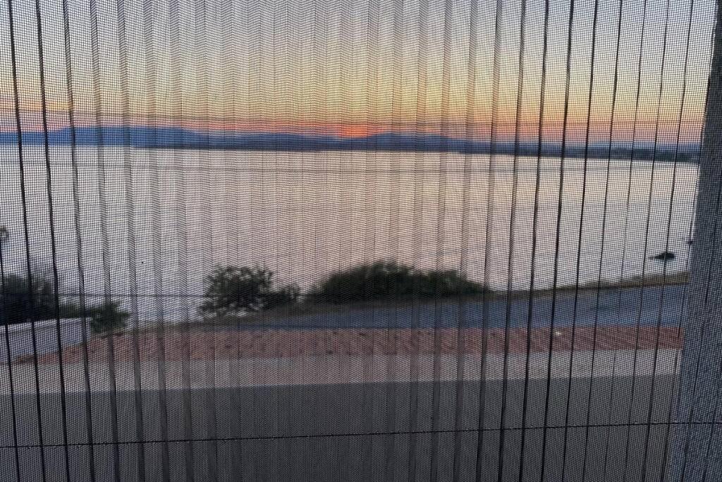 Sunset-denize Sifir Konumda, Esyali Yazlik
