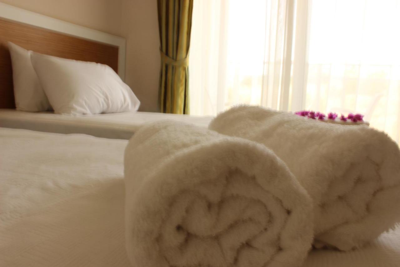 Hotel Harmony Side