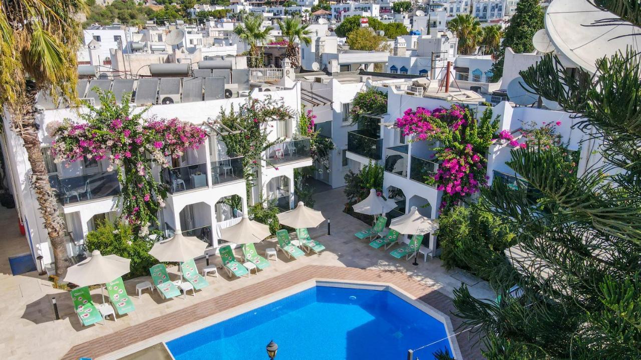 The Hello 3* Gumbet