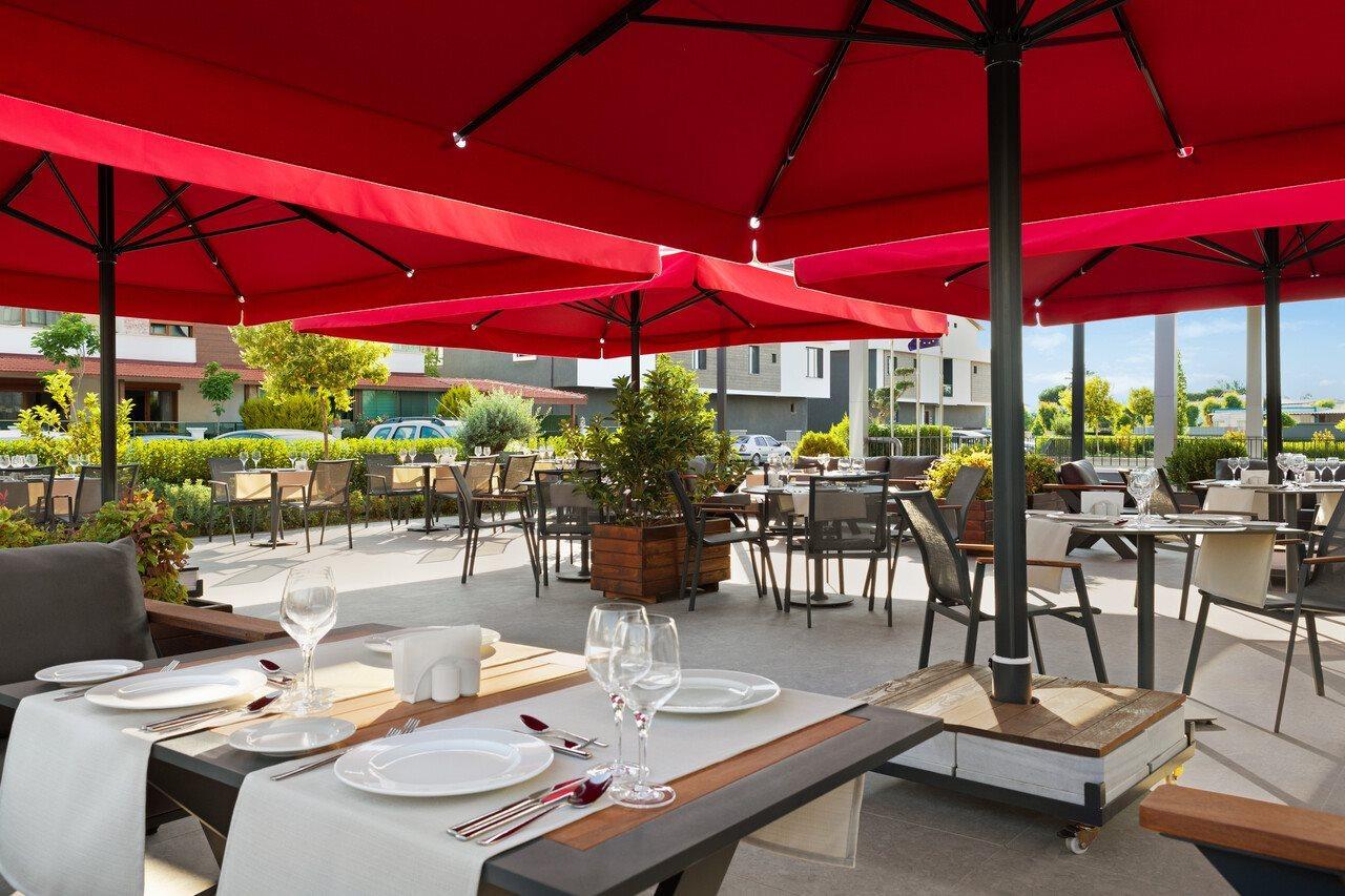 Hotel Ramada By Wyndham Aliaga 4*