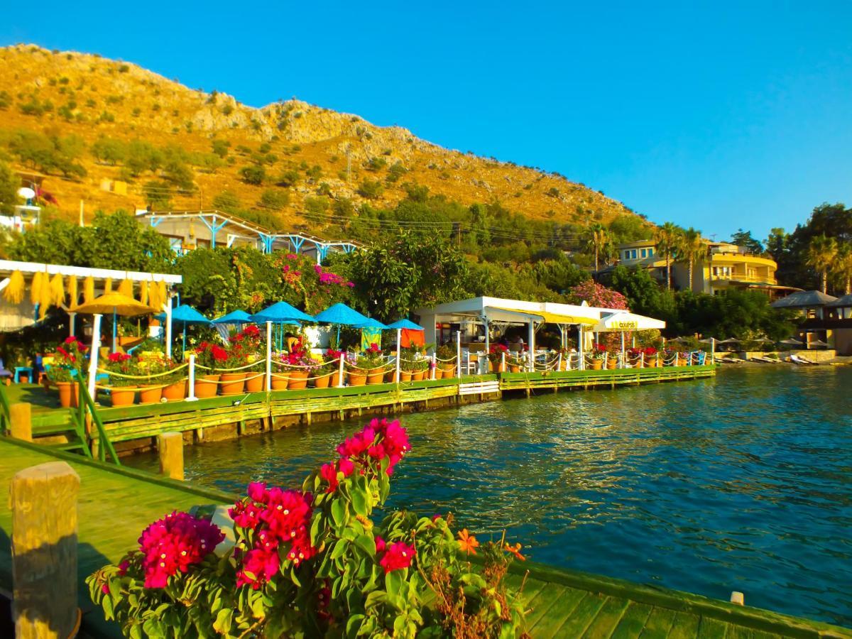 Aphrodite Hotel *