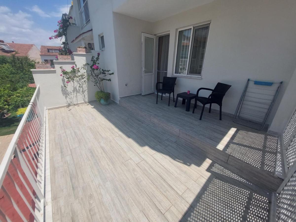 Grandma's Garden Aparthotel 3*