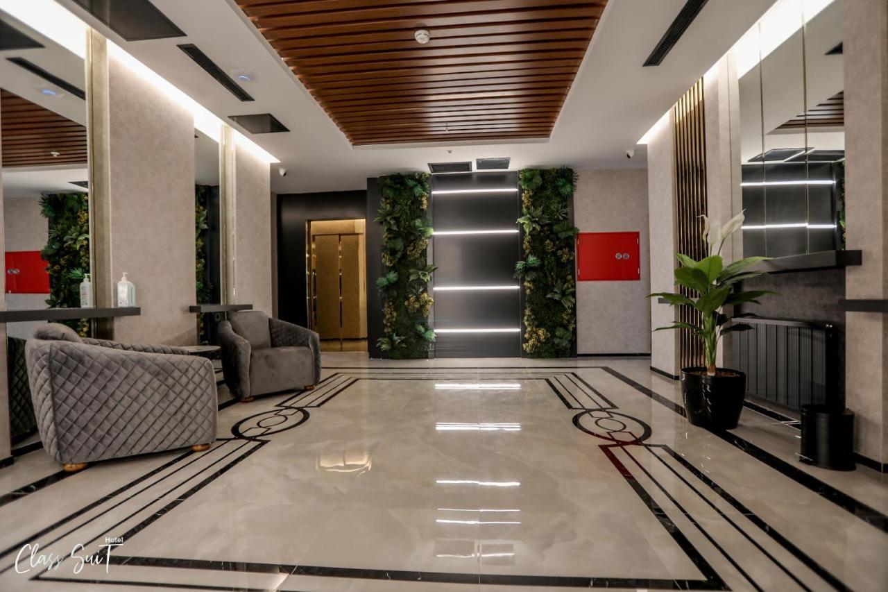 Class Hotel *