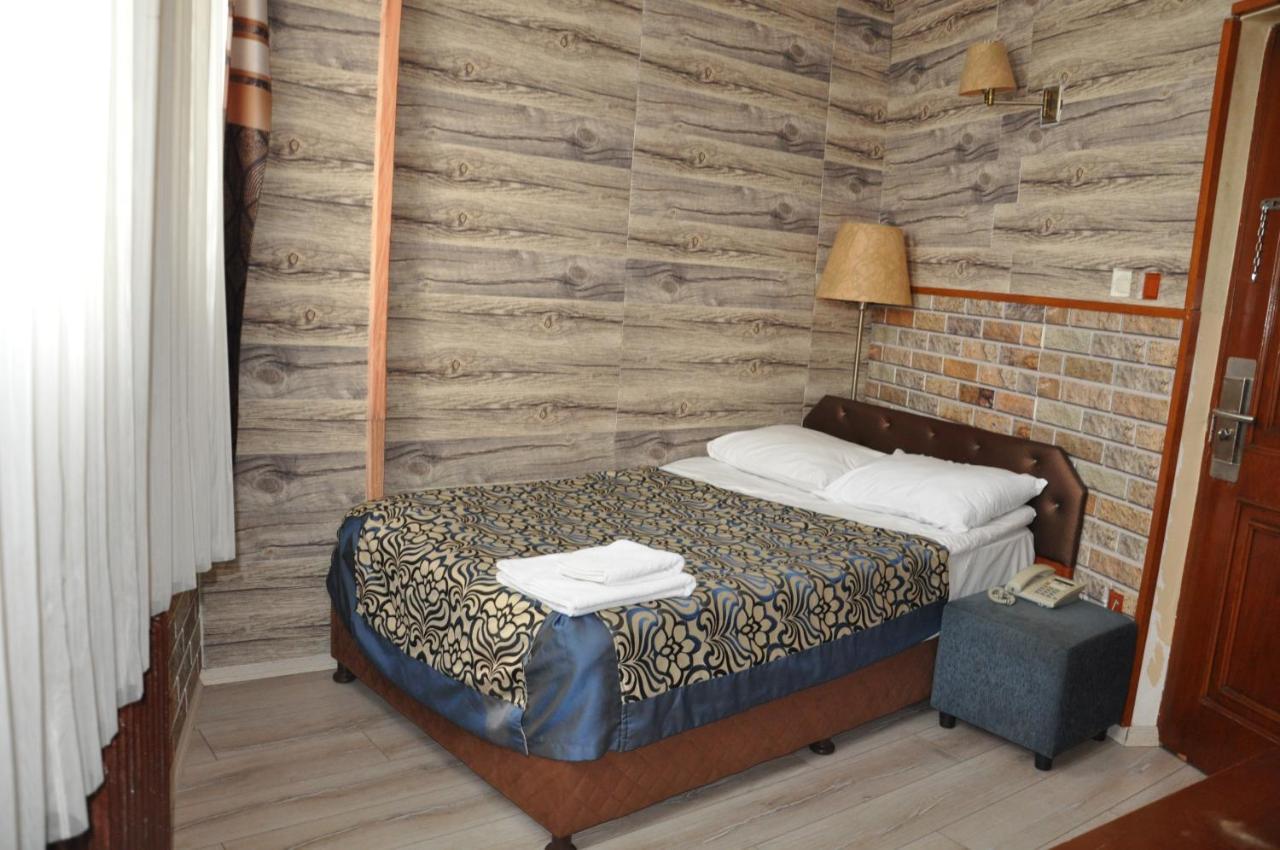 Hotel Red Rose *