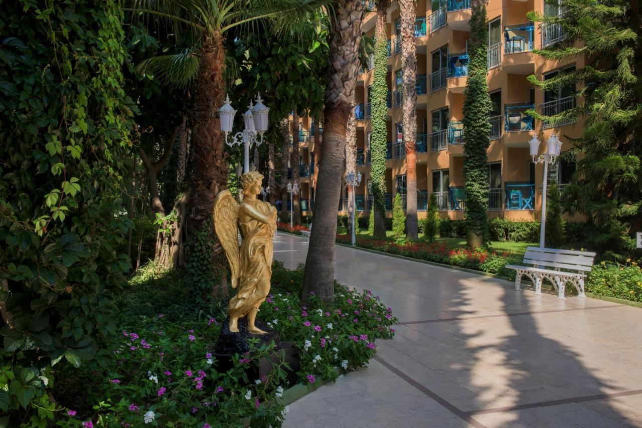Resort Botanik Okurcalar