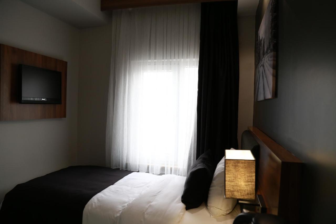Hostel Azra *