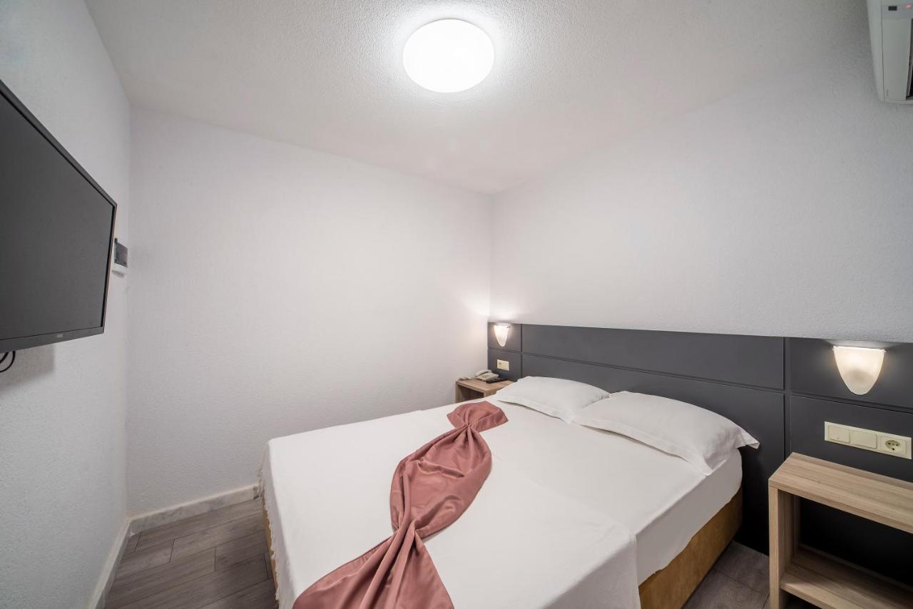 Laden Hotel