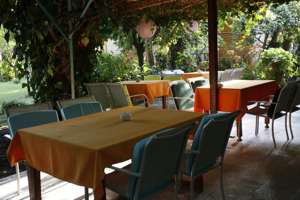 Guest house Karakus