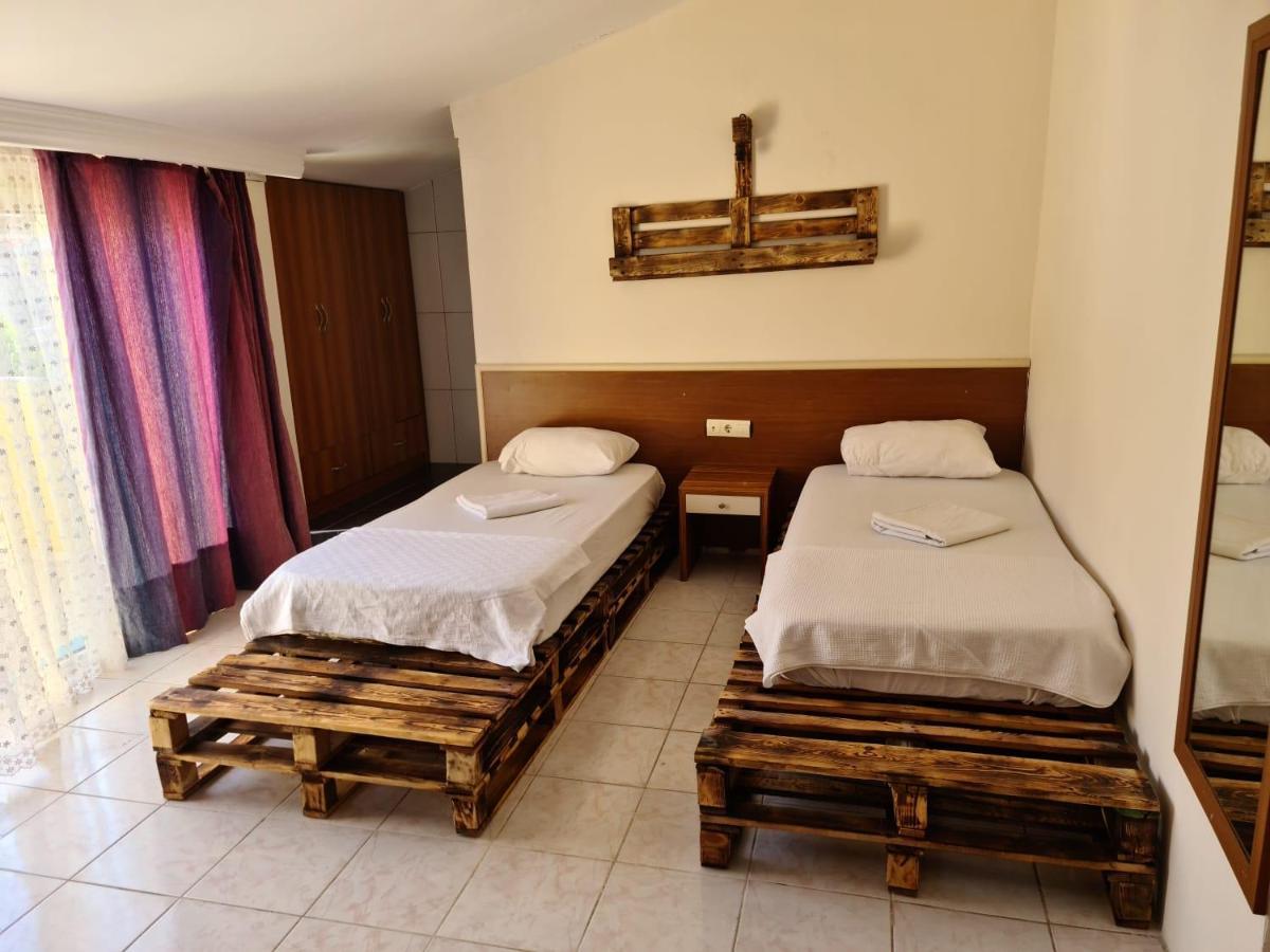 Hotel Golden Rock *