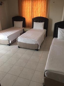 Defne & Zevkim Aparthotel