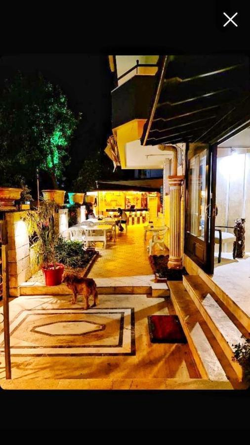 Hotel Golden Rock *