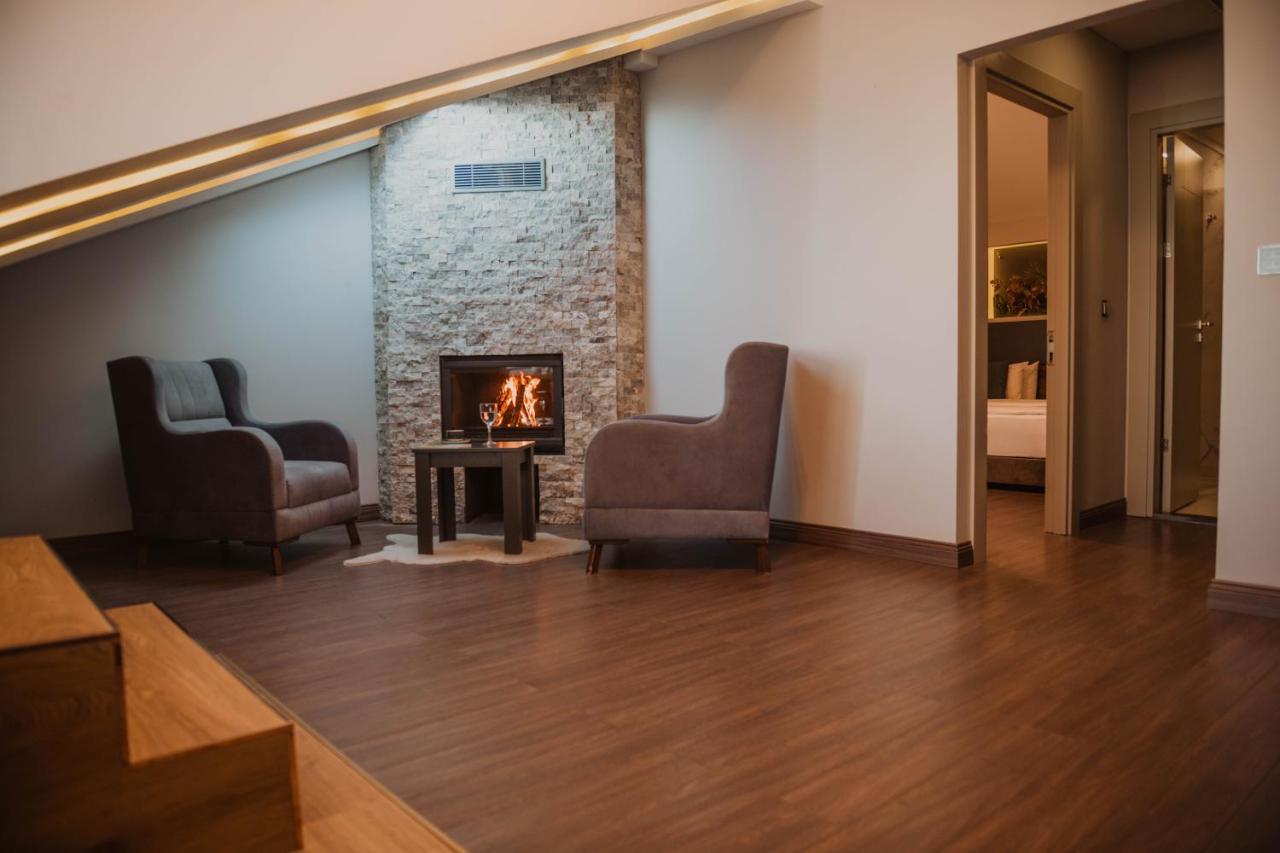 Peerless Hotel