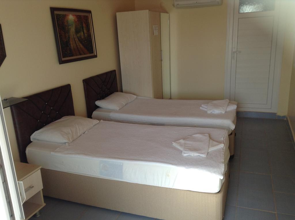 Grand Ada Hotel
