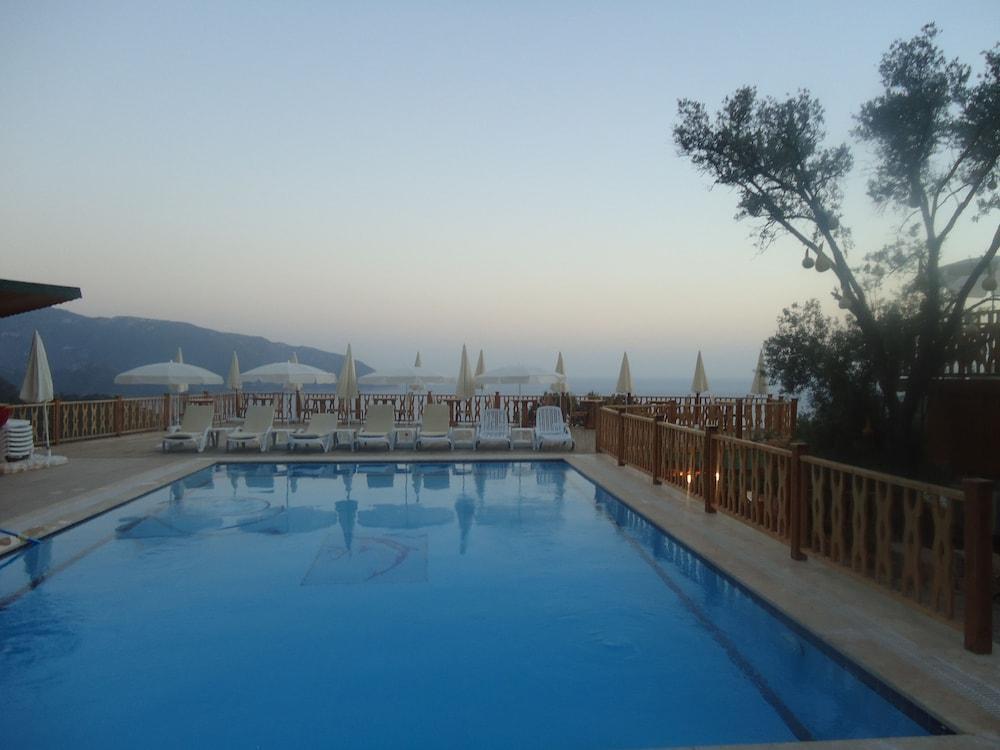 Kabak Armes Hotel 3*
