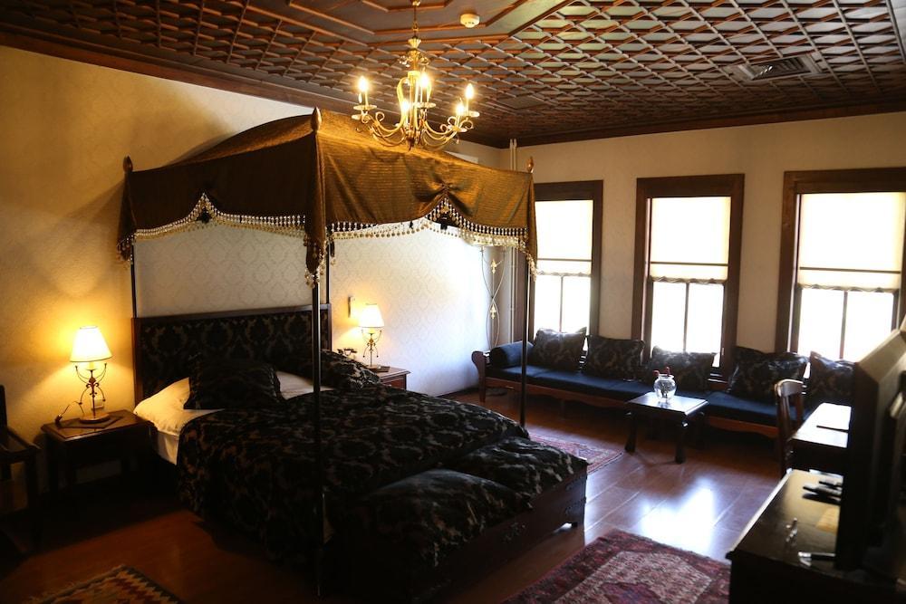 Hotel Otantik &