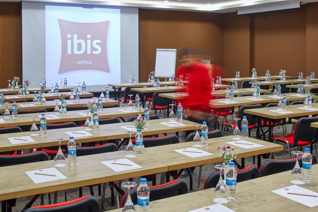 Ibis Airport