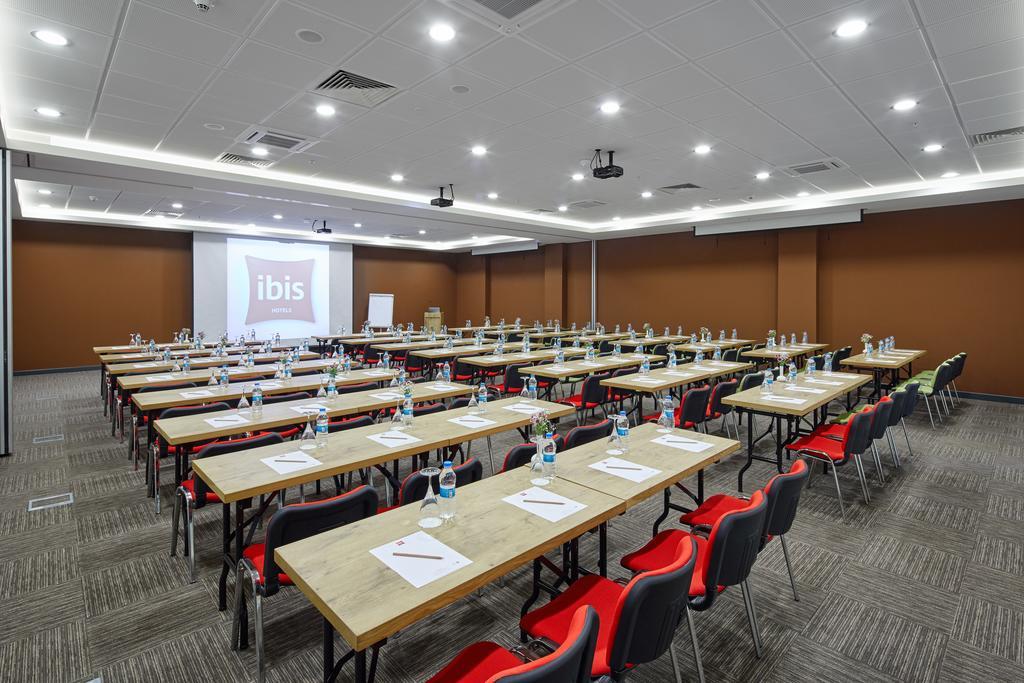 Ibis Airport Hotel 3*