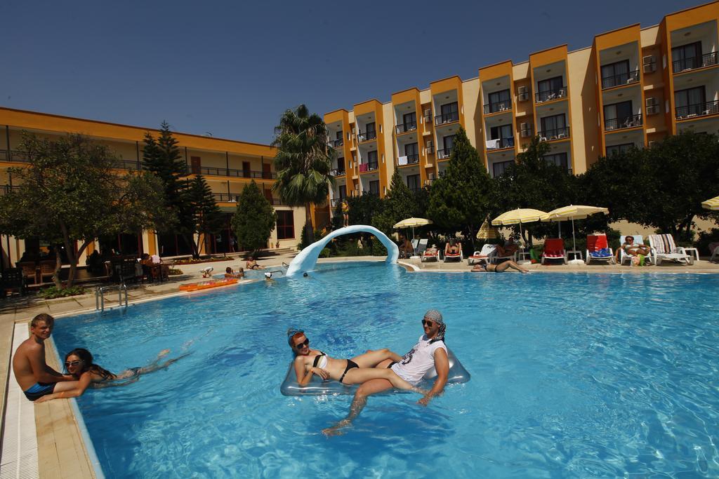 Club Mira Hotel 3*