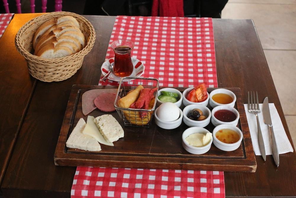 Prinkipos Hotel 4*
