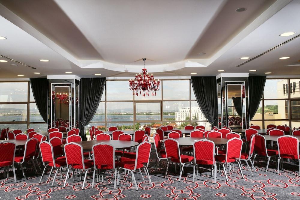 Hotel Tryp By Wyndham Izmit