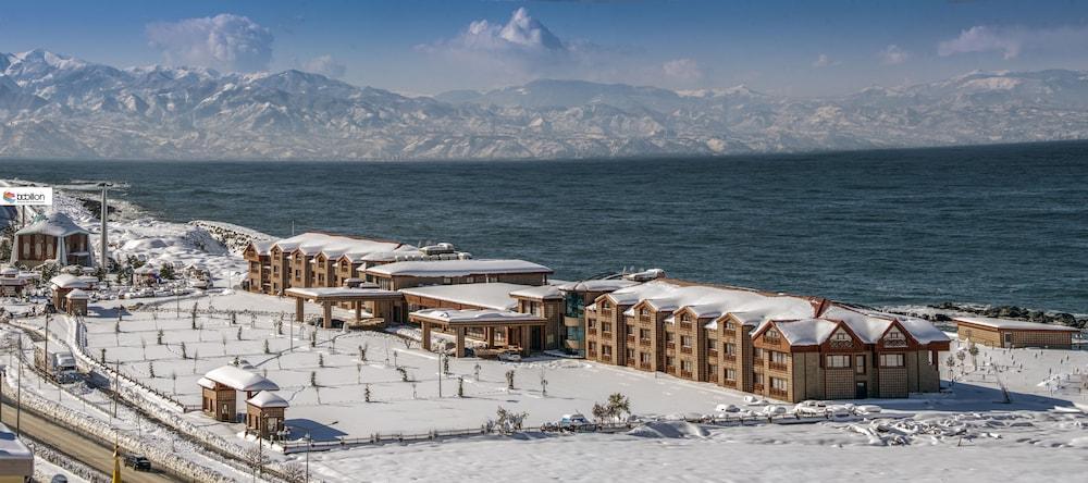 Babillon & Restaurant Hotel 5*
