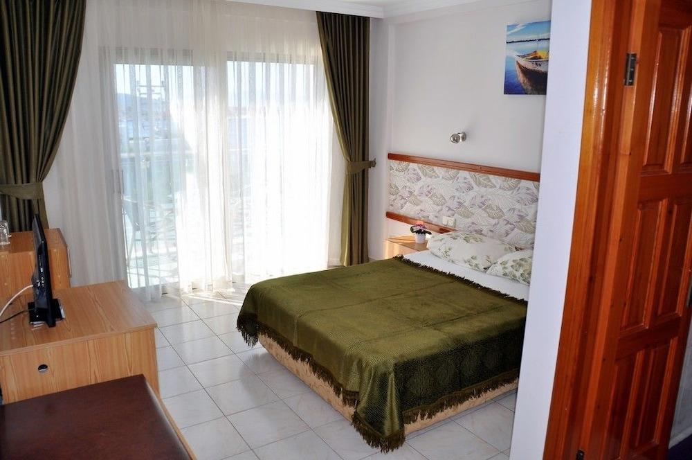 Gun-ay Hotel 3*
