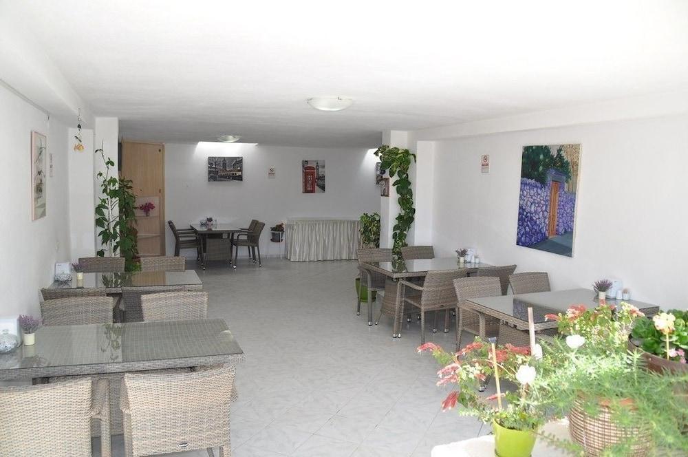 Gun-ay Hotel